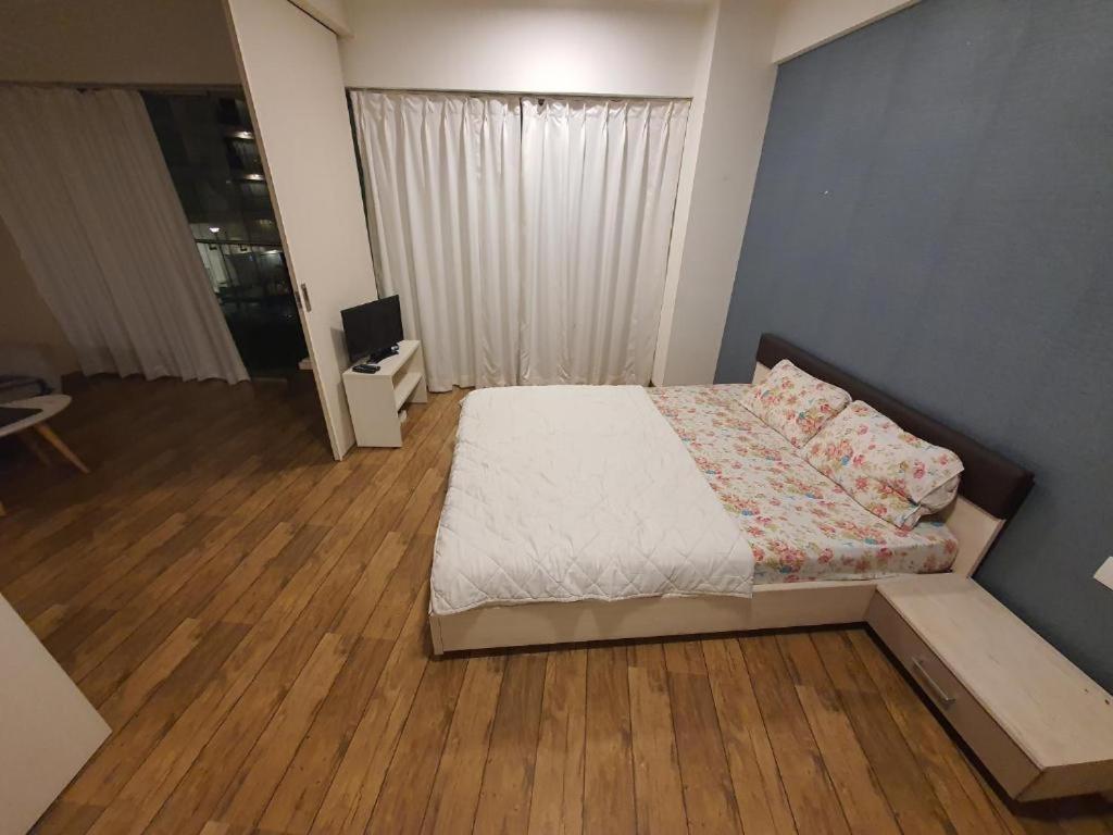 Homestays At Rajhans Belliza Near Airport Surat Eksteriør billede