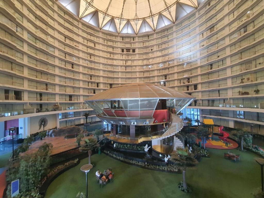 Homestays At Rajhans Belliza Near Airport Surat Eksteriør billede