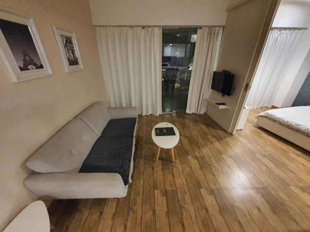 Homestays At Rajhans Belliza Near Airport Surat Eksteriør billede