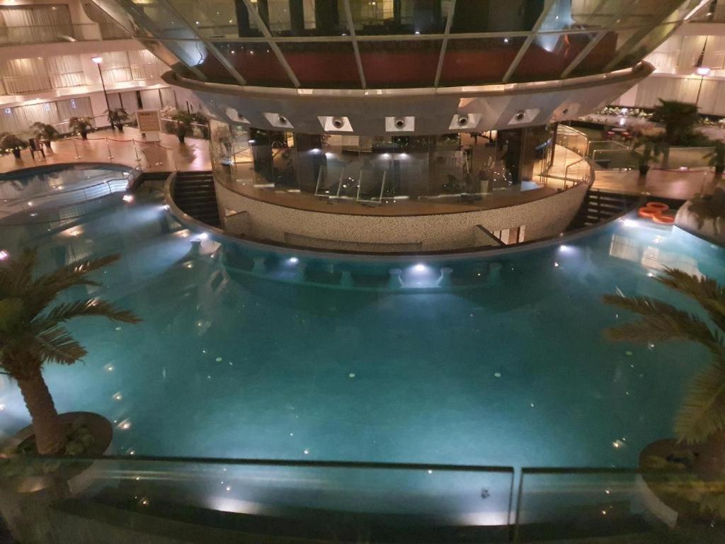 Homestays At Rajhans Belliza Near Airport Surat Eksteriør billede